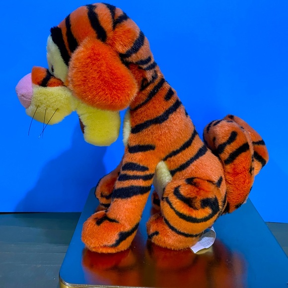 WALT DISNEY VTG WINNIE THE POOH COLLECTIBLE TIGGER WITH EXTRA LONG CURLY TAIL - Picture 9 of 11
